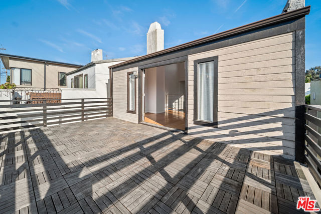 1116 7th Street, Hermosa Beach, California 90254, 3 Bedrooms Bedrooms, ,2 BathroomsBathrooms,Residential,Sold,7th,25565713