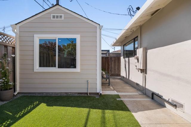 2259 Springfield Way, San Mateo CA: https://media.crmls.org/mediaz/dbc4c17b-d45d-4a61-b95b-367530a51453.jpg