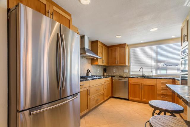 728 Jamaica Ct, San Diego CA: https://media.crmls.org/mediaz/dbc4e70c-ee2b-452d-957a-bf76991a57b0.jpg