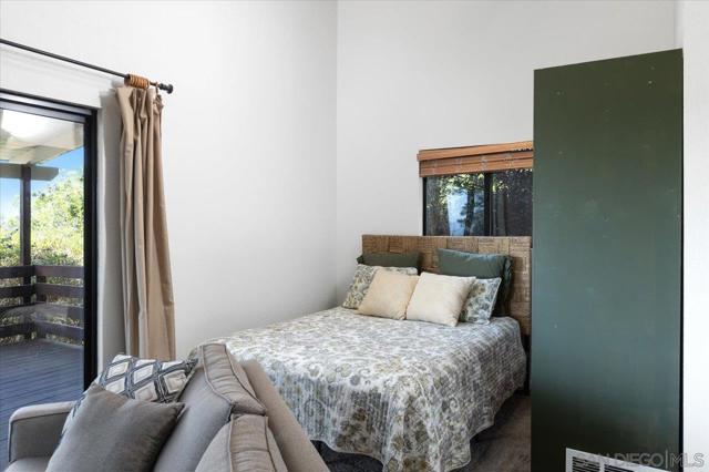1421 Rincon Rd, Escondido CA: https://media.crmls.org/mediaz/dbc50abb-6b21-4844-a1a2-65baccca6ee3.jpg