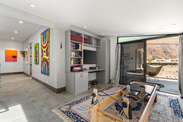 427 N Avenida Caballeros, Palm Springs CA: https://media.crmls.org/mediaz/dbc50cd4-2090-42fc-b9f4-73597e38b1d6.jpg