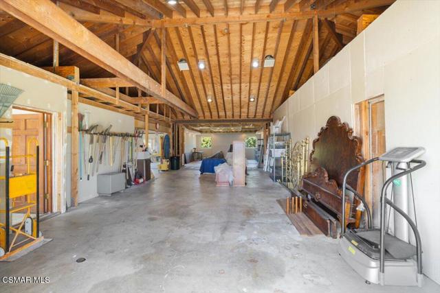 8445 Roseland Avenue, Moorpark CA: https://media.crmls.org/mediaz/dbc6a8f1-a704-4072-b540-ad8e6506cf68.jpg