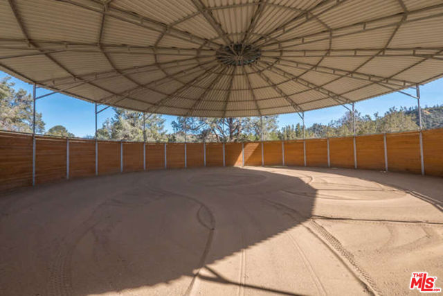 29433 Highway 33 Highway, Maricopa CA: https://media.crmls.org/mediaz/dbc6d5d3-8f8b-4391-8e0a-0362d6c5c04d.jpg