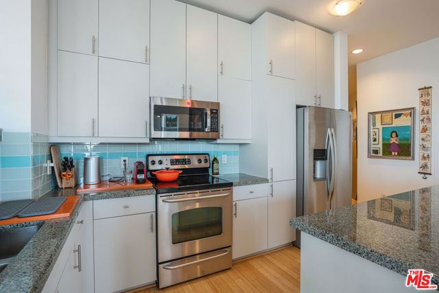 3810 Wilshire Boulevard, Los Angeles CA: https://media.crmls.org/mediaz/dbc72c20-e55c-41be-8f20-dc54cf9e38dc.jpg