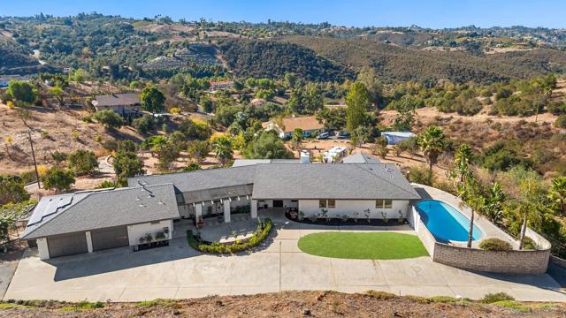 2063 Willow Glen Road, Fallbrook, California 92028, 3 Bedrooms Bedrooms, ,2 BathroomsBathrooms,Single Family Residence,For Sale,Willow Glen Road,250020266SD