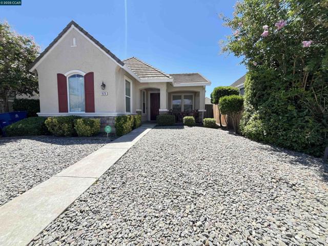 1870 Zurlo Way, Sacramento CA: https://media.crmls.org/mediaz/dbc90153-2f6a-4f3b-94bb-ddfc1bdfc818.jpg