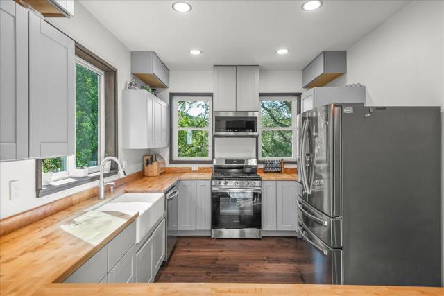 Image 11 of 48 For 32300 Palomares Road