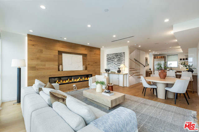11337 Pearl Street, Los Angeles CA: https://media.crmls.org/mediaz/dbca0b02-c787-4fe2-b91f-78f278f1a883.jpg