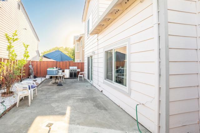 Image 31 of 33 For 15822 Devonwood Way