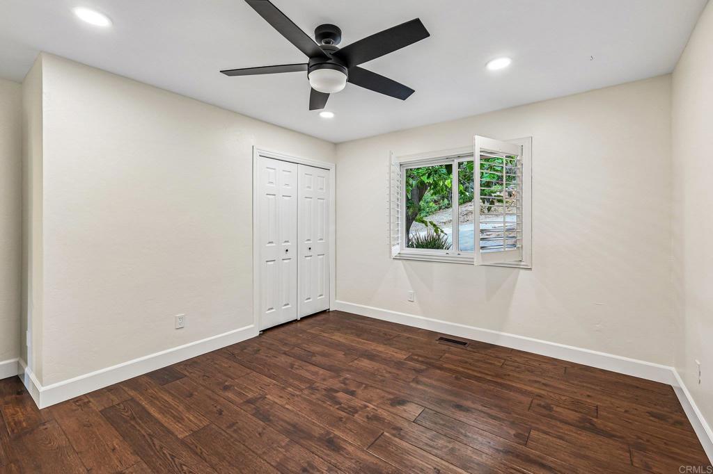 https://media.crmls.org/mediaz/dbcb12e9-d300-4917-94a2-723c55b52139.jpg?preset=X-Large