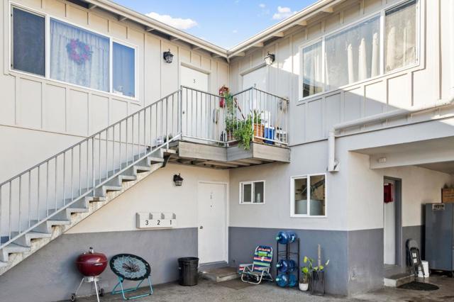 466 Willow Avenue, Half Moon Bay CA: https://media.crmls.org/mediaz/dbcb754b-5b33-4472-bc63-89bda6dce885.jpg