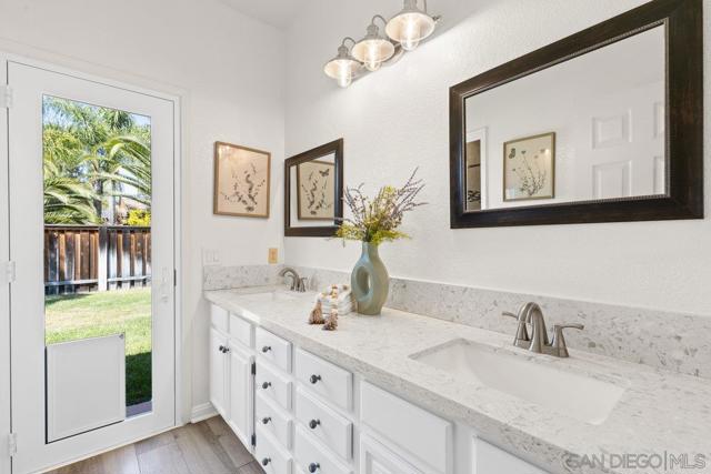 2084 Roberts Pl, Escondido CA: https://media.crmls.org/mediaz/dbcb7a16-5327-46e0-b9fd-9eefe5349fc4.jpg