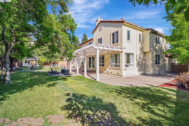 744 Bodega Ct, Fremont CA: https://media.crmls.org/mediaz/dbcc2124-dad6-4b92-8d14-7b9950159cc1.jpg