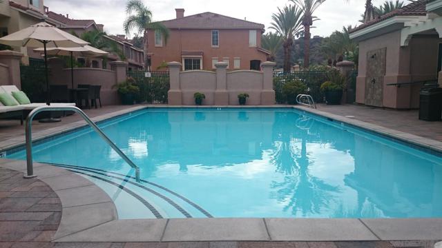 918 CAMINO DE LA REINA, San Diego CA: https://media.crmls.org/mediaz/dbccc241-8a94-4688-9a41-97c3fbae0125.jpg