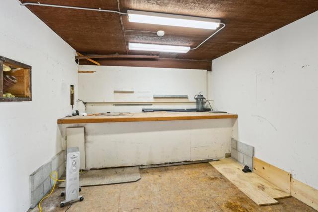 2120 Pack Trail, Mount Shasta CA: https://media.crmls.org/mediaz/dbccf1a8-d973-47ae-9d5b-df69210fcdcb.jpg