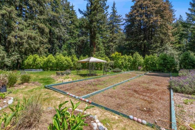 22370 Old Santa Cruz Highway, Los Gatos CA: https://media.crmls.org/mediaz/dbcd3db8-da40-4623-8305-537c2c19a488.jpg