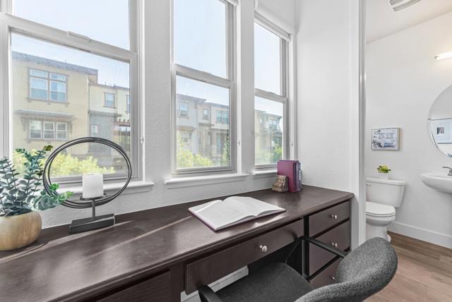 329 Cherokee Loop, Mountain View CA: https://media.crmls.org/mediaz/dbcd5f73-3303-4d5a-98ec-1f0065886f51.jpg