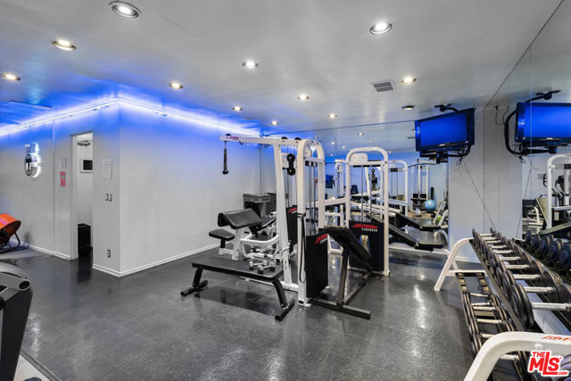 10701 Wilshire Boulevard, Los Angeles CA: https://media.crmls.org/mediaz/dbcd7d9b-b31d-4f93-82f3-815100a0ee66.jpg