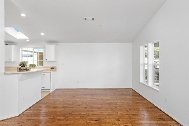 1930 W San Marcos Blvd, San Marcos CA: https://media.crmls.org/mediaz/dbcdc4f9-277f-4caf-b345-fd4f4b876476.jpg