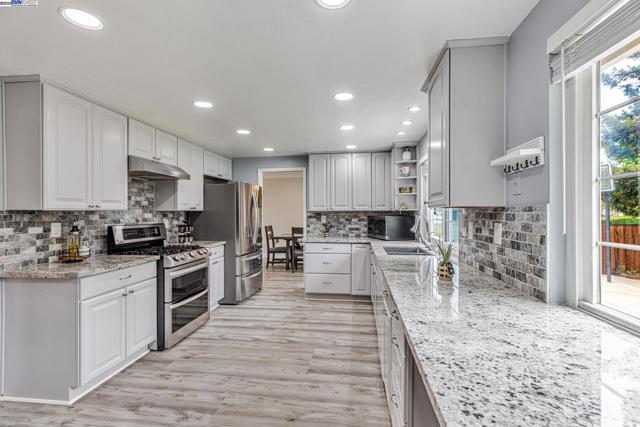 502 Cartagena Ln, San Ramon CA: https://media.crmls.org/mediaz/dbcdd29b-8e15-406c-86b0-77e3361d86ac.jpg