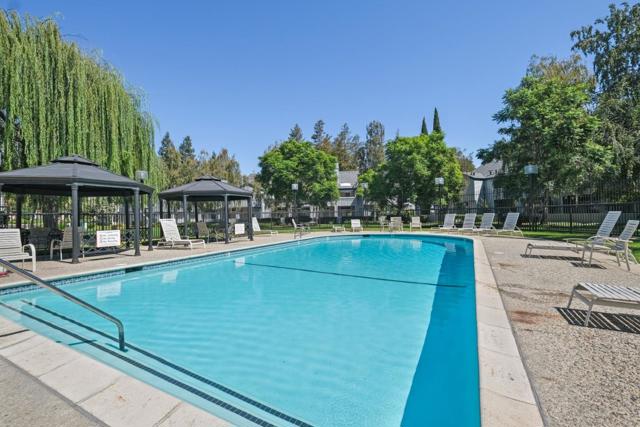 1735 Parkview Green Circle, San Jose CA: https://media.crmls.org/mediaz/dbce8968-9103-4492-8705-0b35e7b0566e.jpg