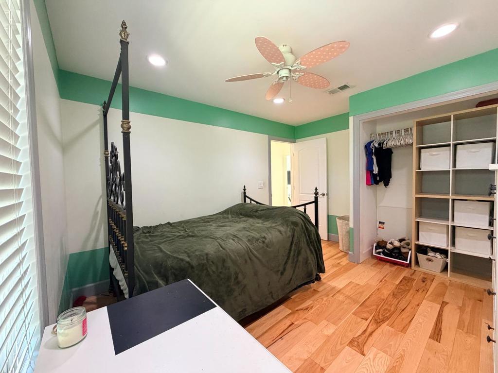 https://media.crmls.org/mediaz/dbd001c0-8b1d-4a90-b54c-6e9a00c9ae45.jpg?preset=X-Large