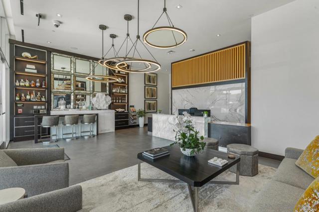 1020 Prospect St, La Jolla CA: https://media.crmls.org/mediaz/dbd00f68-c533-4680-9dd8-c1d17a226bf3.jpg