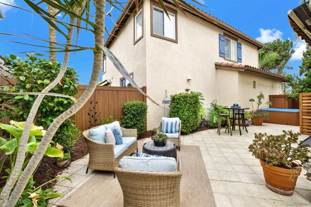 7301 Seafarer Pl, Carlsbad CA: https://media.crmls.org/mediaz/dbd0768f-8d5b-4242-83e6-320f5bd88de7.jpg
