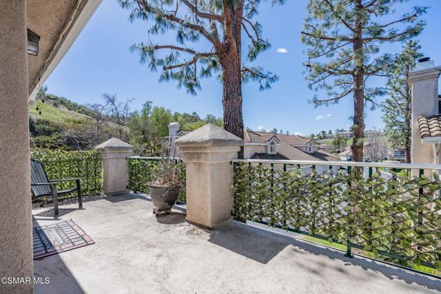 271 Augustine Way, Simi Valley CA: https://media.crmls.org/mediaz/dbd0da15-8696-4896-ae39-8363f9ea11fd.jpg