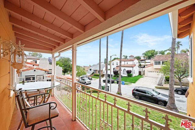 3715 Homeland Drive, View Park CA: https://media.crmls.org/mediaz/dbd15d5e-7f21-4732-be71-22f5c7bf287f.jpg