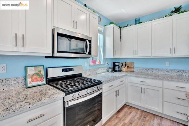 4670 Fuschia Way, Oakley CA: https://media.crmls.org/mediaz/dbd28590-cea1-4144-813e-c2fdbf53d892.jpg