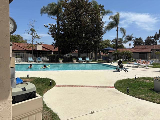 1758 Charleston, Encinitas CA: https://media.crmls.org/mediaz/dbd2aed3-6857-478f-badb-0c8088c429fe.jpg