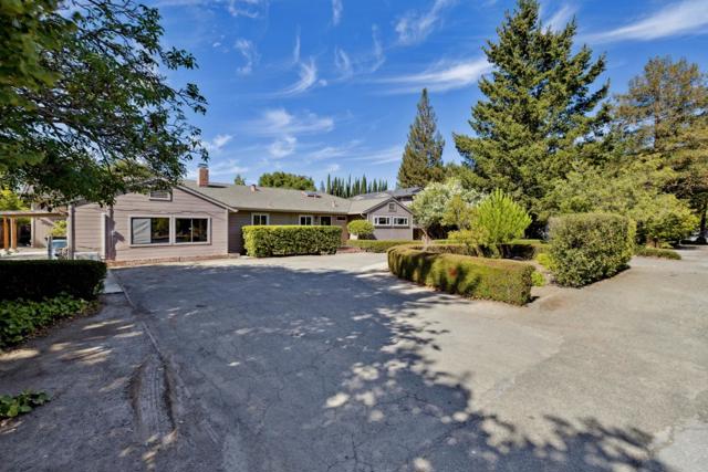 4080 Amaranta Avenue, Palo Alto CA: https://media.crmls.org/mediaz/dbd3822b-bb99-41c2-81f8-082569f5db2d.jpg
