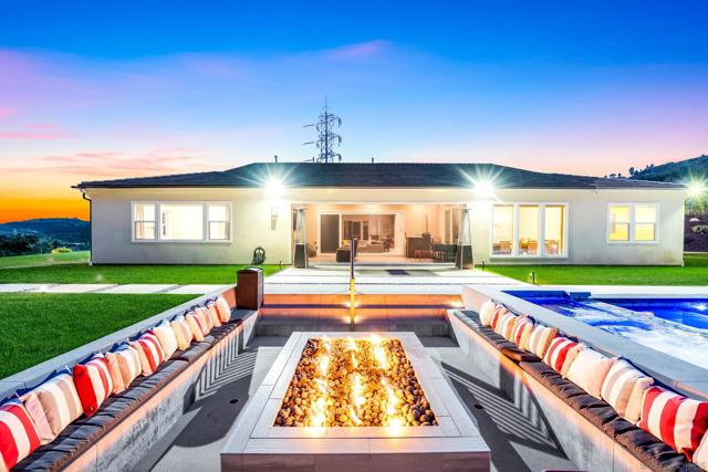 21992 Wilgen Rd, Escondido CA: https://media.crmls.org/mediaz/dbd43631-3f77-4b16-94ac-6adb4a1dd133.jpg