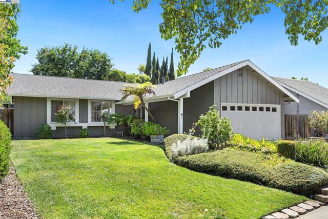 1001 Crellin Rd, Pleasanton CA: https://media.crmls.org/mediaz/dbd46b0b-4d82-4ba5-af18-5963afcf6a23.jpg
