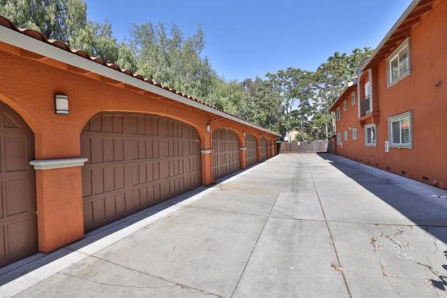 1855 Palm View Place, Santa Clara CA: https://media.crmls.org/mediaz/dbd4de0f-8302-42db-91b6-8059ac3e584d.jpg