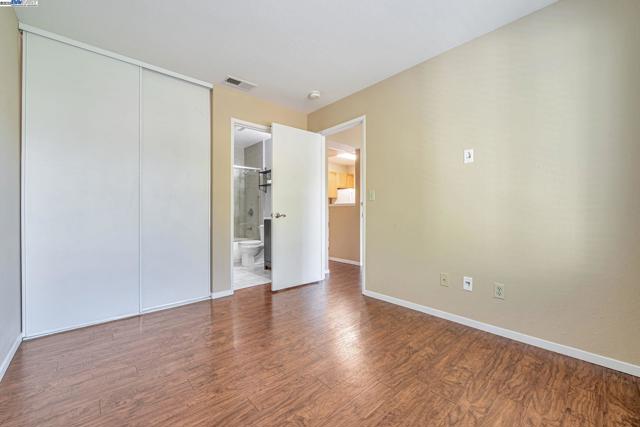 275 Reflections Dr, San Ramon CA: https://media.crmls.org/mediaz/dbd507cd-cbdb-4b6d-b9e1-7a32d48af710.jpg
