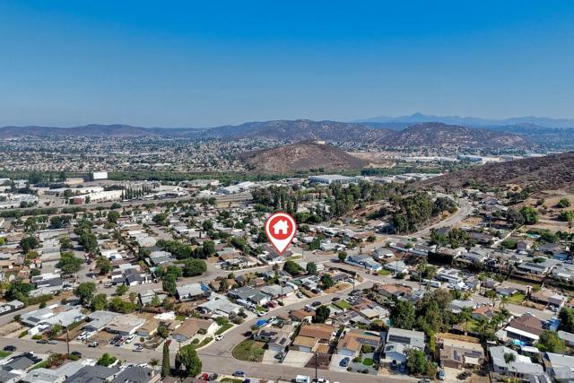 9158 Heatherdale St, Santee CA: https://media.crmls.org/mediaz/dbd518bf-3635-42e8-9798-1c55863bab00.jpg