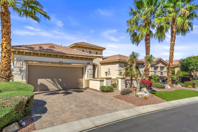 80610 Prestwick Place, Indio CA: https://media.crmls.org/mediaz/dbd5c4bd-9a76-4632-b484-796cc2be2adf.jpg