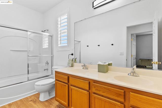 917 Sawyer Way, Brentwood CA: https://media.crmls.org/mediaz/dbd63e53-a750-4ffb-92a8-66ea1405ae7a.jpg