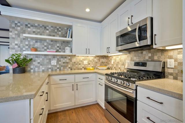 Image 8 of 49 For 8666 Villa La Jolla Drive  4