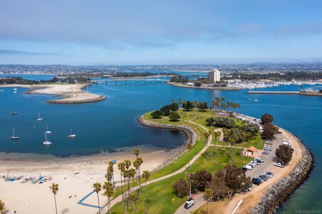 Image 14 of 52 For 2617 Ocean Front Walk