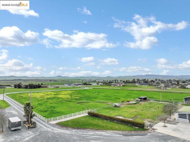 4985 Bixler Road, Byron CA: https://media.crmls.org/mediaz/dbd748e0-2d09-4e7f-83f7-fa2bece2fa93.jpg