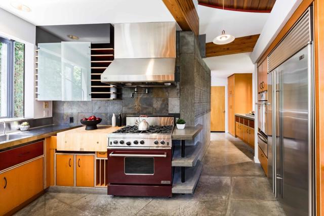 3865 Mumford Place, Palo Alto CA: https://media.crmls.org/mediaz/dbd783e9-cf31-41af-ba72-16432cdb04d0.jpg