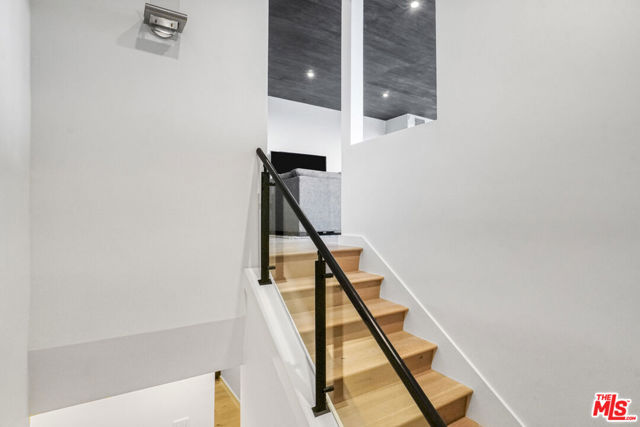 6209 Pacific Avenue, Playa del Rey CA: https://media.crmls.org/mediaz/dbd7bfc9-f520-4c03-8c05-d6a034b9f208.jpg