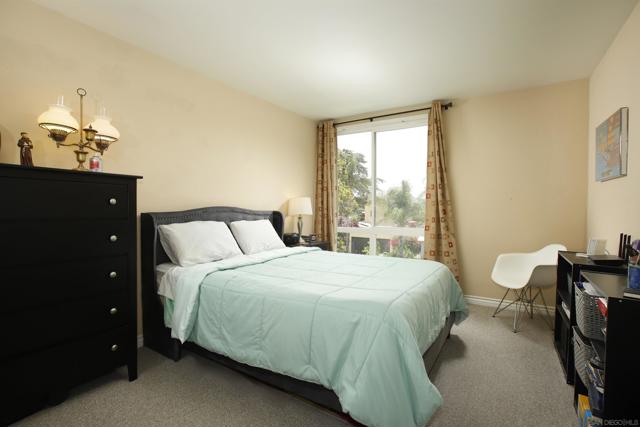 5003 Westpark Dr, North Hollywood CA: https://media.crmls.org/mediaz/dbd7f360-a45b-4735-b117-a62db576fe31.jpg