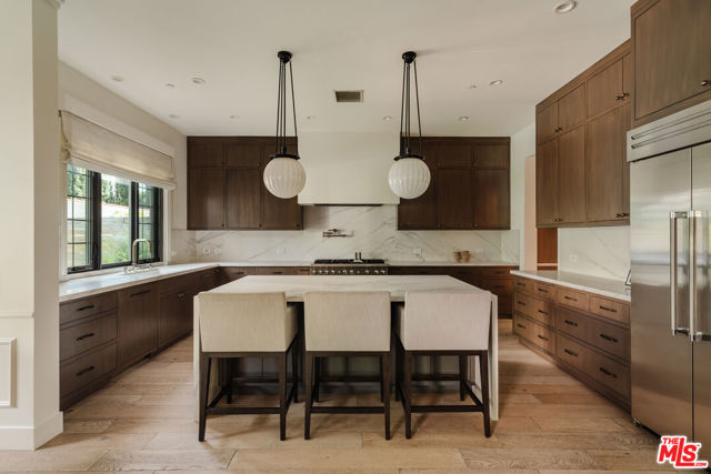 4656 Saloma Avenue, Sherman Oaks CA: https://media.crmls.org/mediaz/dbd8905d-5682-48fd-b28d-6112f46de005.jpg