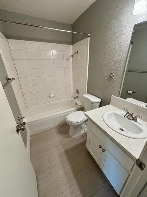 7592 Deltawind Drive, Sacramento CA: https://media.crmls.org/mediaz/dbd8f75e-28bc-4dfe-9ff4-28356d9369cf.jpg
