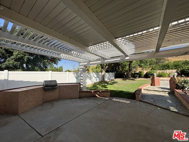 19021 Kilfinan Street, Porter Ranch CA: https://media.crmls.org/mediaz/dbd9255c-9d03-48b9-b7b2-76efd651b609.jpg