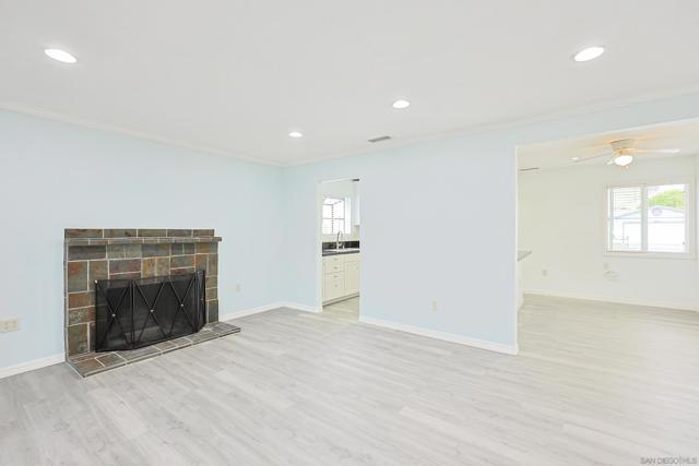 819 Daisy St, Escondido CA: https://media.crmls.org/mediaz/dbd937e4-23b5-4f0f-b336-5ea905feeb8e.jpg